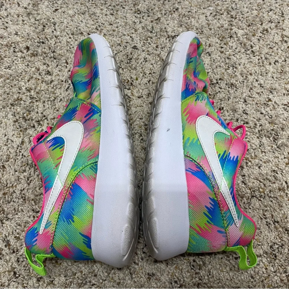 Nike Roshe one print girls 6.5 womens 8 sneakers colorful shoes pink blue green